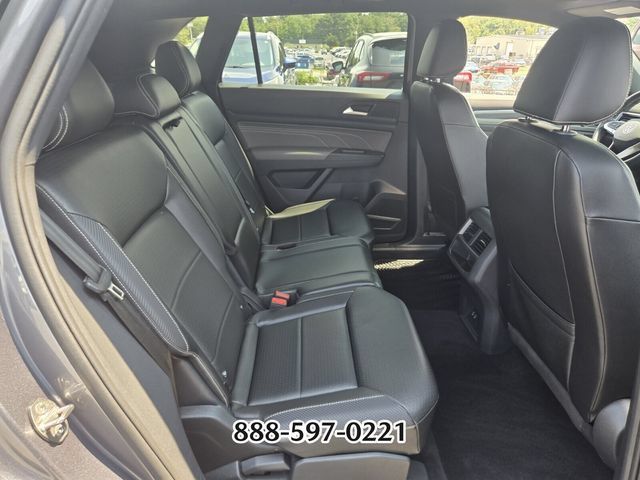 Used 2022 Volkswagen Atlas Cross Sport SE w/ Panoramic Sunroof Package FWD image 18