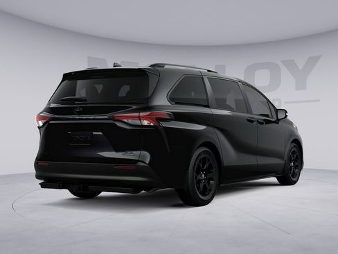 New 2026 Toyota Sienna XLE Woodland Edition image 9