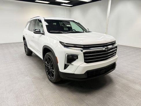 New 2026 Chevrolet Traverse LT w/ LPO, Floor Liner Package image 9