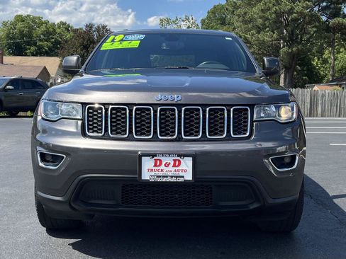 Used 2019 Jeep Grand Cherokee Laredo w/ Laredo X Package AWD/4WD image 21