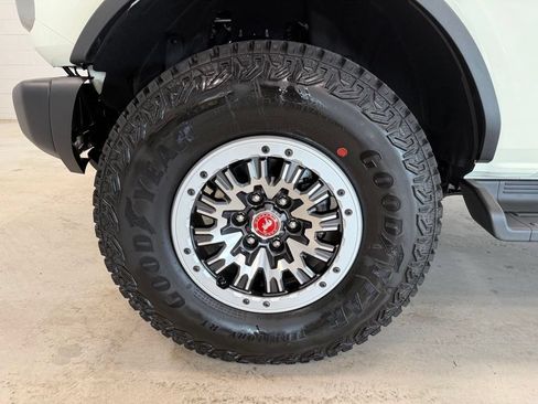 New 2026 Ford Bronco Outer Banks w/ Sasquatch Package AWD/4WD image 9