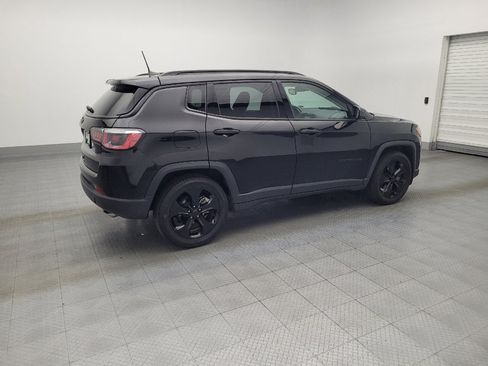 Used 2019 Jeep Compass Latitude FWD image 10