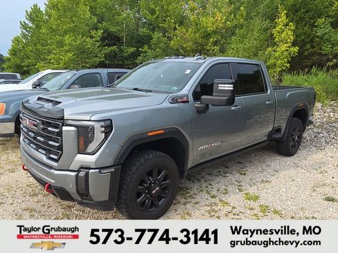 Used 2024 GMC Sierra 2500 AT4 w/ AT4 Premium Plus Package AWD/4WD image 3