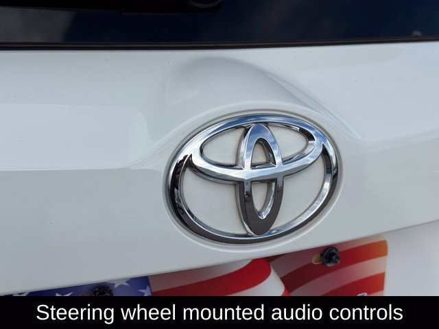 Used 2015 Toyota RAV4 LE AWD/4WD image 14