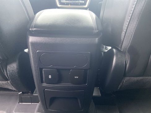 Used 2022 Ford Explorer XLT w/ Equipment Group 202A image 22