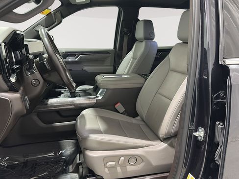 Used 2022 Chevrolet Silverado 1500 LTZ w/ LTZ Premium Package image 17