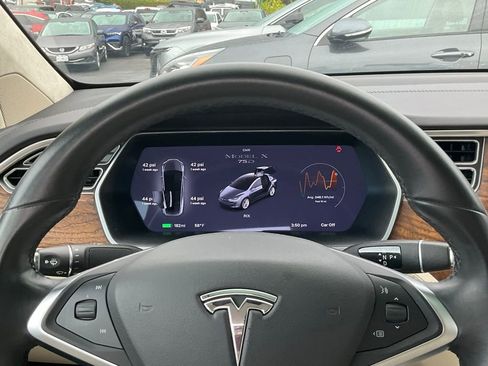 Used 2017 Tesla Model X 75D image 41