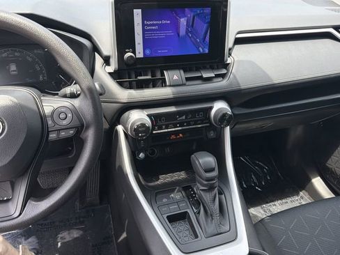Used 2025 Toyota RAV4 XLE FWD image 26