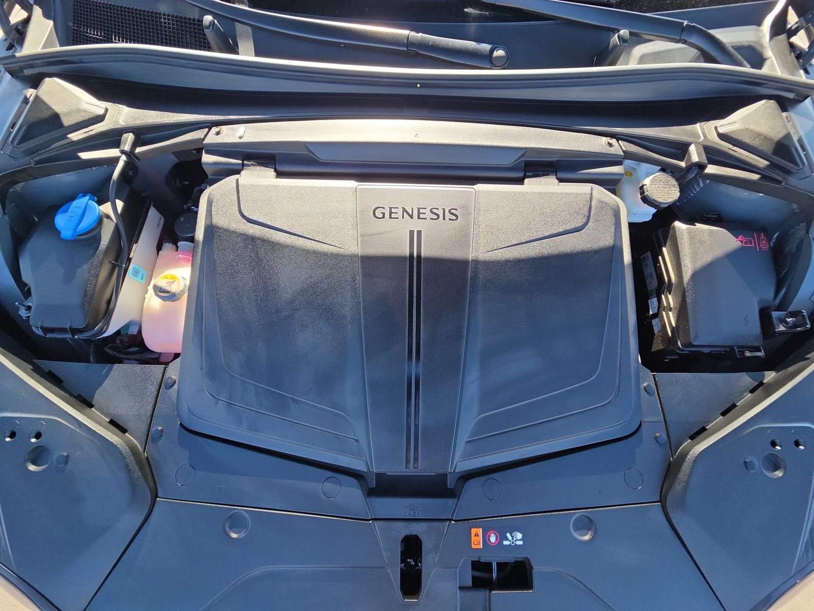 Certified 2025 Genesis GV60 Performance AWD/4WD image 13
