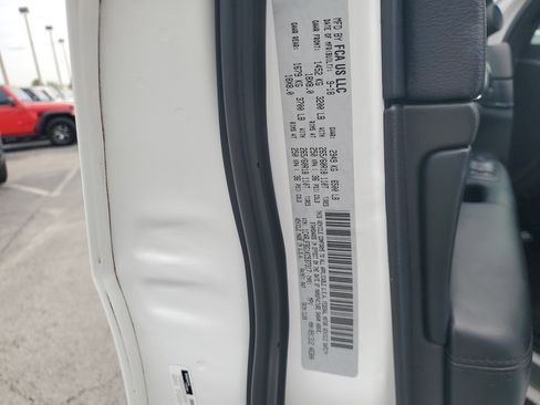 Used 2019 Jeep Grand Cherokee Limited w/ Trailer Tow Group IV image 30