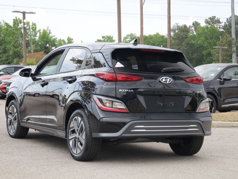 Used 2023 Hyundai Kona SEL FWD image 3