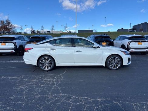 New 2025 Nissan Altima 2.5 SL image 2