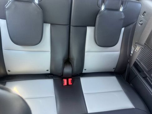 Used 2023 Ford Explorer XLT w/ Equipment Group 202A AWD/4WD image 53