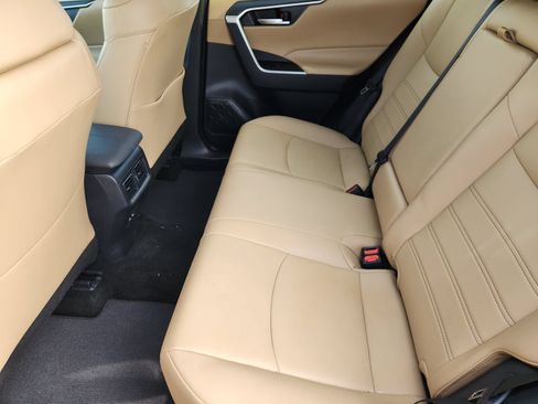 Used 2025 Toyota RAV4 XLE Premium FWD image 35