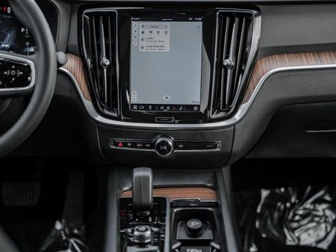 Used 2023 Volvo S60 B5 Plus w/ Climate Package image 20