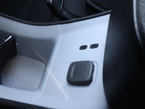 New 2027 Chevrolet Bolt LT w/ Comfort Package FWD image 31
