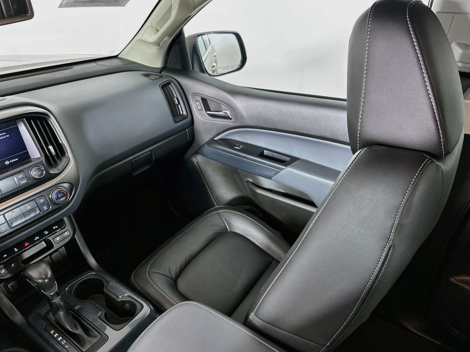 Used 2022 Chevrolet Colorado Z71 AWD/4WD image 24