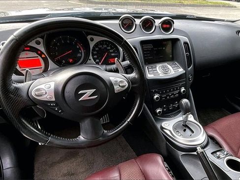 Used 2010 Nissan 370Z Touring image 7