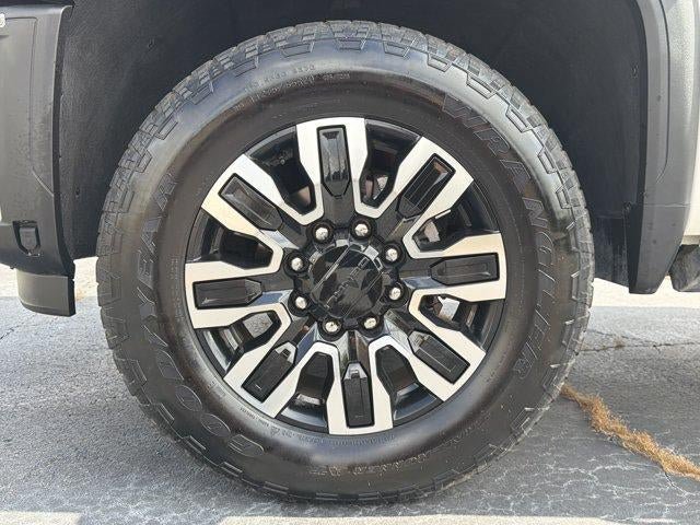 Used 2024 GMC Sierra 2500 Denali Ultimate AWD/4WD image 12