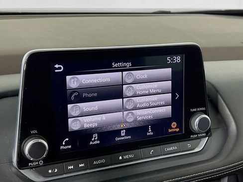 Used 2023 Nissan Rogue SV image 12