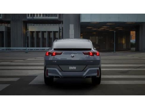 New 2026 BMW X2 xDrive28i w/ Technology Package AWD/4WD image 5