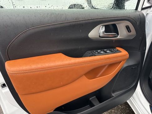 New 2026 Chrysler Pacifica Pinnacle image 20