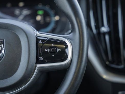 Certified 2022 Volvo XC60 T8 R-Design w/ Advanced Package image 27