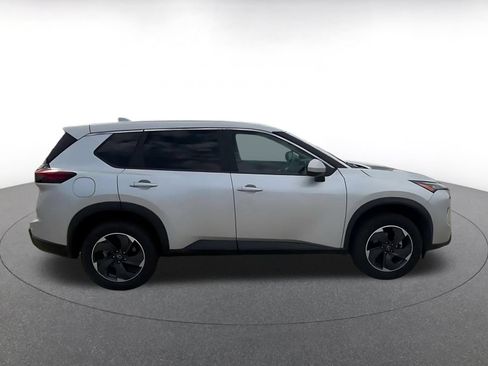 Used 2025 Nissan Rogue SV FWD image 15