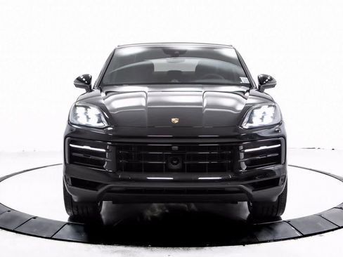 Certified 2025 Porsche Cayenne image 10