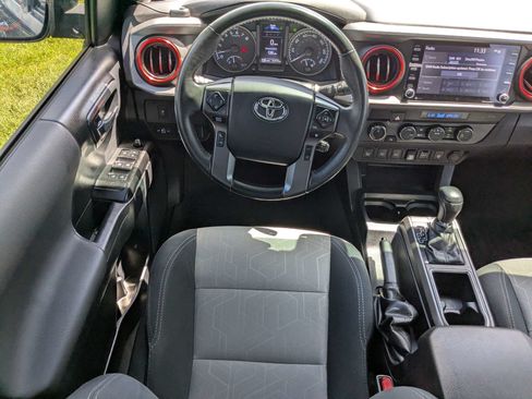 Used 2021 Toyota Tacoma TRD Sport w/ Technology Package AWD/4WD image 16