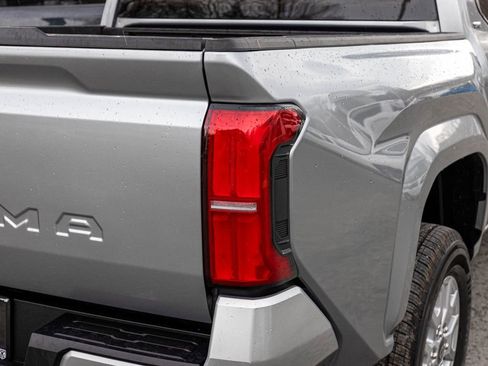 Used 2025 Toyota Tacoma SR5 image 39