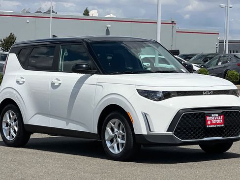 Used 2025 Kia Soul S FWD image 5