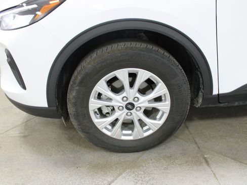 Used 2025 Ford Escape Active AWD/4WD image 29