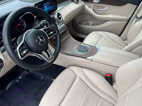 Used 2022 Mercedes-Benz GLC 300 4MATIC image 4