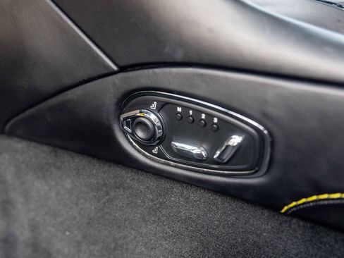 Used 2022 Aston Martin DB11 Volante RWD image 47