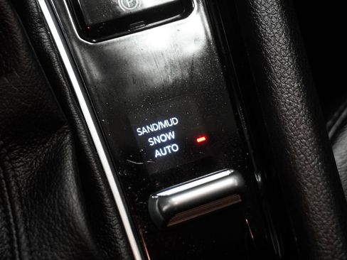 Certified 2025 Jeep Compass Limited w/ Sun & Sound Group image 22