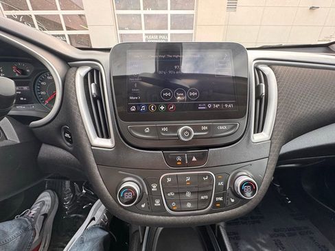 Used 2022 Chevrolet Malibu LT image 10