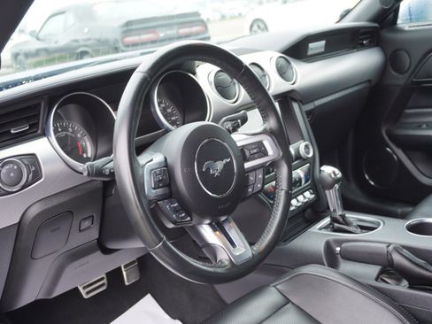 Used 2022 Ford Mustang Premium image 12