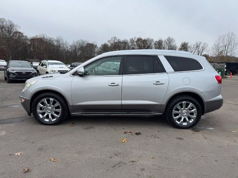 Used 2011 Buick Enclave CXL image 2