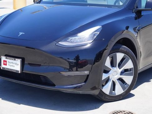 Used 2023 Tesla Model Y Long Range AWD/4WD image 5