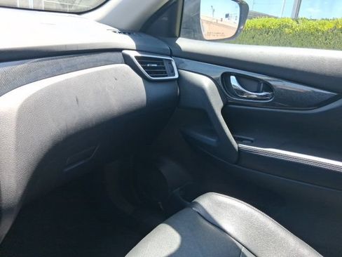 Used 2016 Nissan Rogue SL w/ SL Premium Package FWD image 10