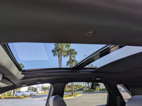 Certified 2023 Cadillac XT5 Premium Luxury w/ LPO, Floor Liner Package image 20