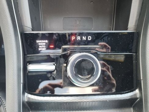 New 2025 Jeep Grand Cherokee Limited w/ Luxury Tech Group II image 10