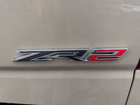 Used 2022 Chevrolet Silverado 1500 ZR2 w/ Technology Package AWD/4WD image 7