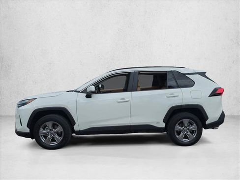 Used 2025 Toyota RAV4 XLE w/ Convenience Package AWD/4WD image 9