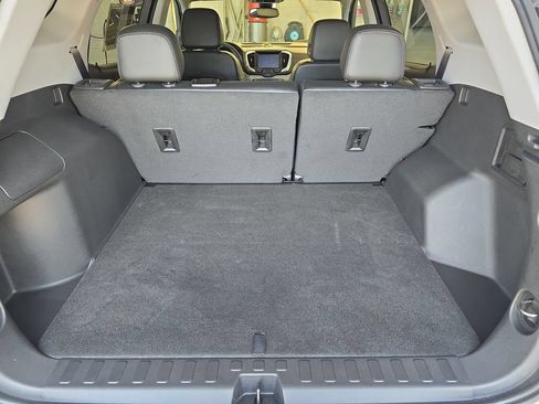 Used 2023 GMC Terrain SLT w/ Infotainment Package II FWD image 14