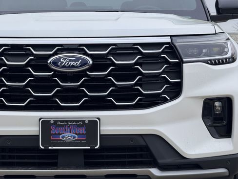 New 2026 Ford Explorer Platinum image 7