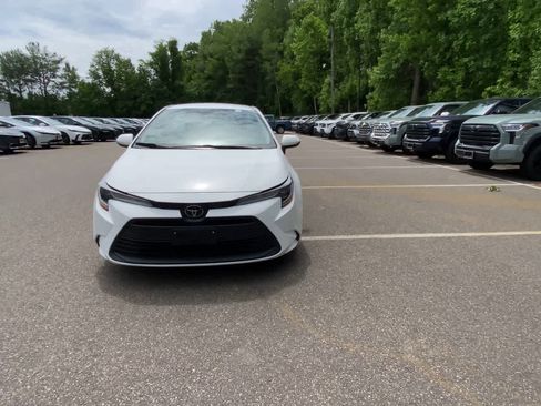 Used 2023 Toyota Corolla LE FWD image 7