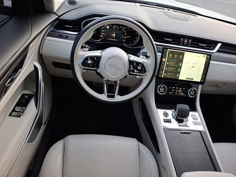 Used 2022 Jaguar F-PACE S image 12