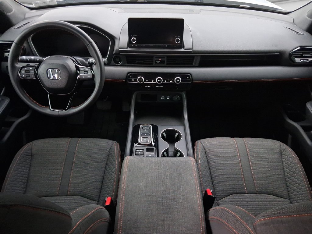 Used 2025 Honda Pilot Sport image 20